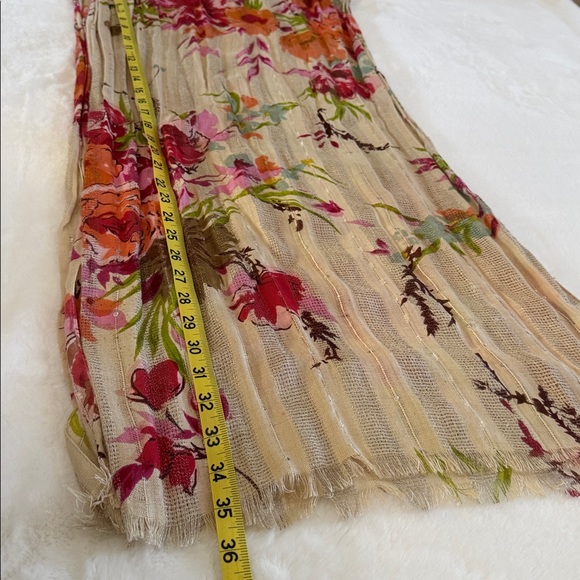 Beautiful Floral Multicolor Scarf - Picture 7 of 7